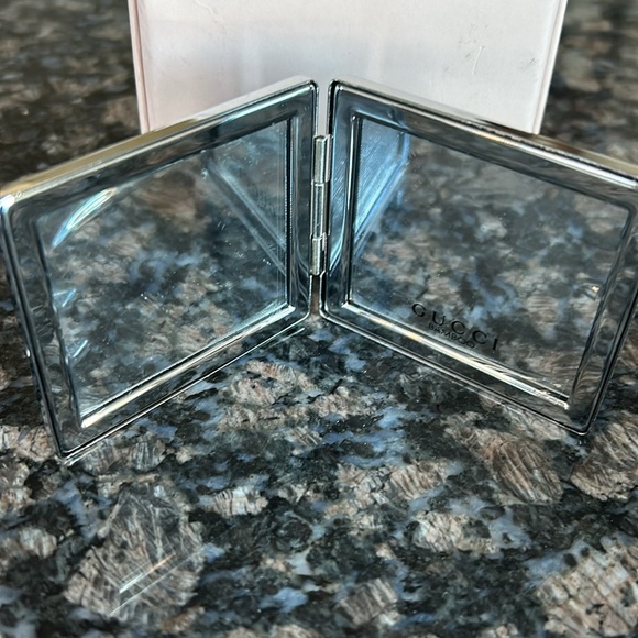GUCCI BAMBOO SILVER TONE DOUBLE SIDED COMPACT MIRROR NEW - Picture 7 of 8